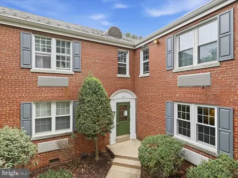 12 Ashby St #F, Alexandria, VA 22305