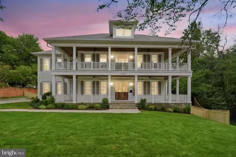 3400 Saylor Pl, Alexandria, VA 22304