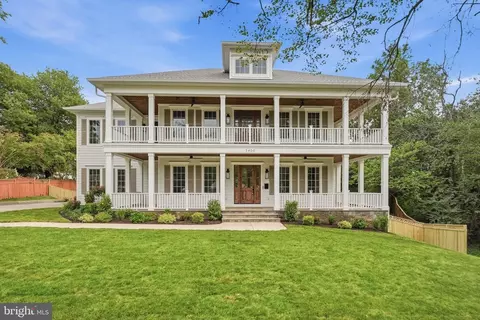 3400 Saylor Pl, Alexandria, VA 22304