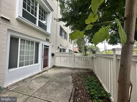 1501 N Van Dorn St #C, Alexandria, VA 22304