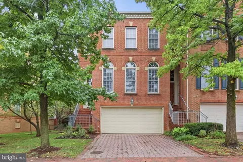 5160 California Ln, Alexandria, VA 22304