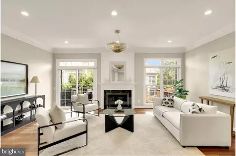 4655 Kinsey Ln, Alexandria, VA 22311