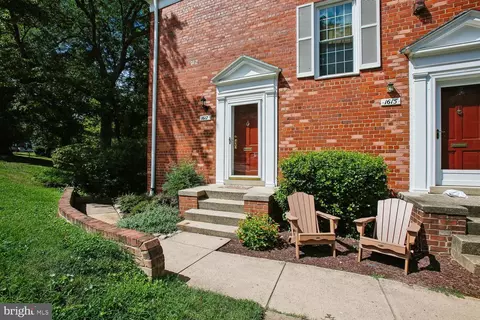 1617 Fitzgerald Ln, Alexandria, VA 22302