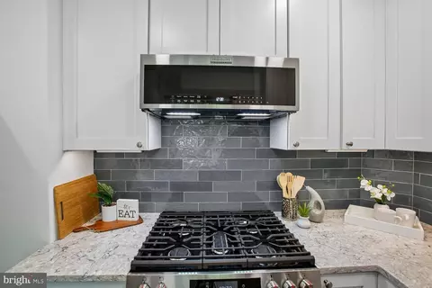 1617 Fitzgerald Ln, Alexandria, VA 22302