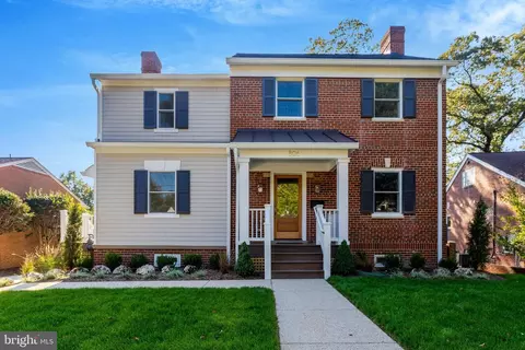 806 Fontaine St, Alexandria, VA 22302