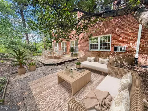 3500 Martha Custis Dr, Alexandria, VA 22302