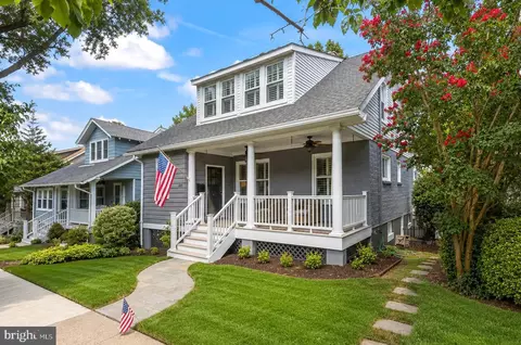 605 Johnston Pl, Alexandria, VA 22301
