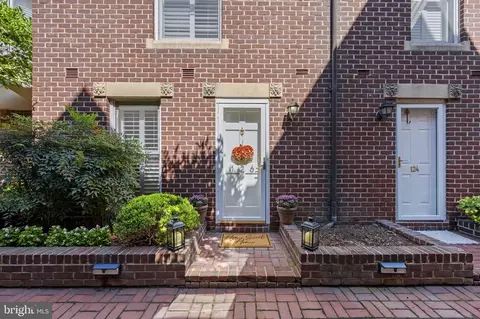126 N Union St, Alexandria, VA 22314