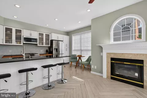 6008 Lincolnia Rd, Alexandria, VA 22312