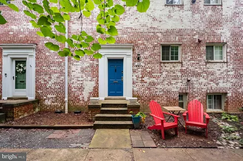 3319 Valley Dr, Alexandria, VA 22302