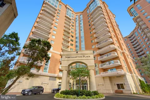 3101 N Hampton Dr #704, Alexandria, VA 22302