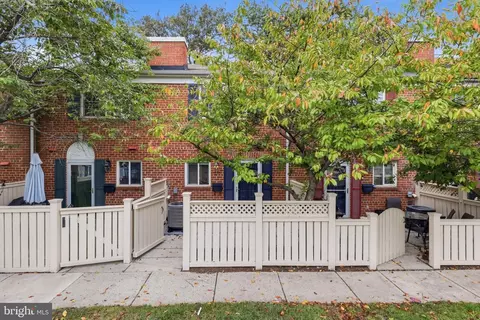 1453 N A N Van Dorn St N #A, Alexandria, VA 22304
