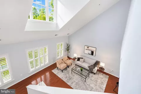 707 Massey Ln #B, Alexandria, VA 22314
