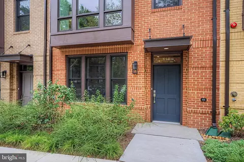 610 S Alfred St, Alexandria, VA 22314