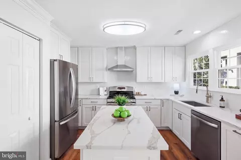 3902 Elbert Ave, Alexandria, VA 22305