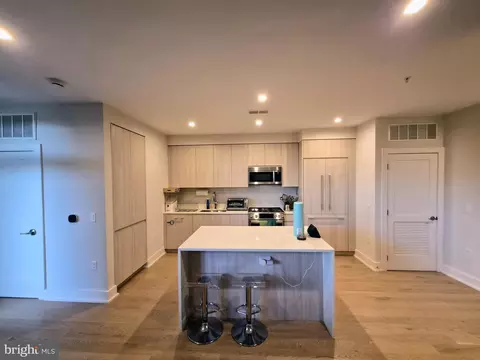 701 Swann Ave #306, Alexandria, VA 22301