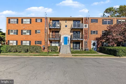5915 Mayflower Ct #204, Alexandria, VA 22312