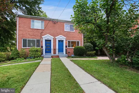 60 S French St, Alexandria, VA 22304