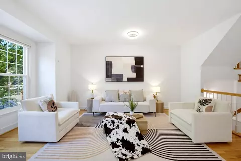 4645 Latrobe Pl, Alexandria, VA 22311