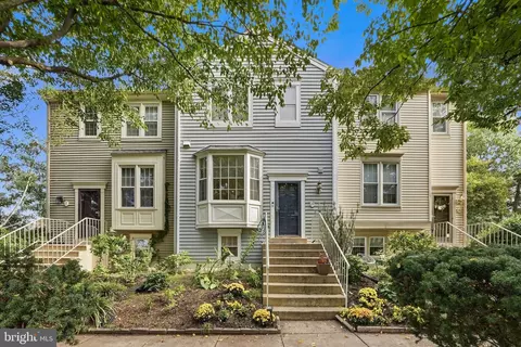 29 Fendall Ave, Alexandria, VA 22304