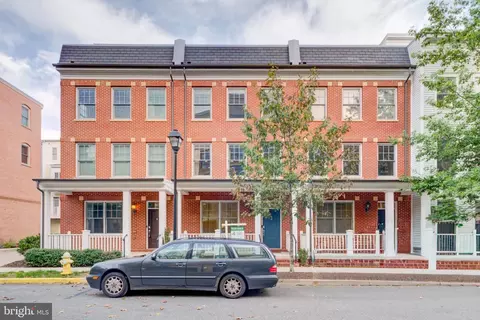 915 Parker Gray School Way, Alexandria, VA 22314