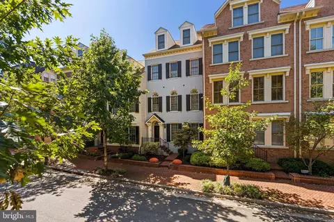 1844 Carpenter Rd, Alexandria, VA 22314