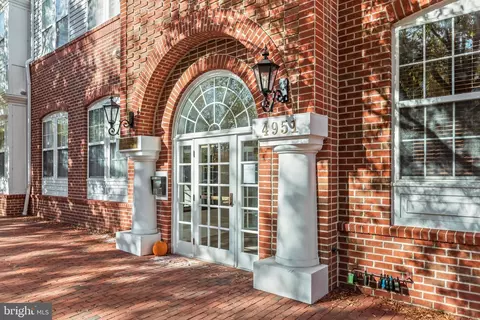 4951 Brenman Park Dr #110, Alexandria, VA 22304