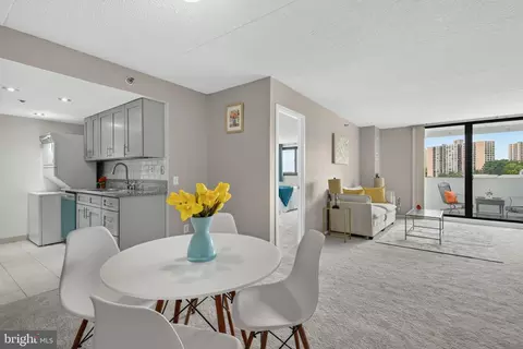 5911 Edsall Rd #608, Alexandria, VA 22304