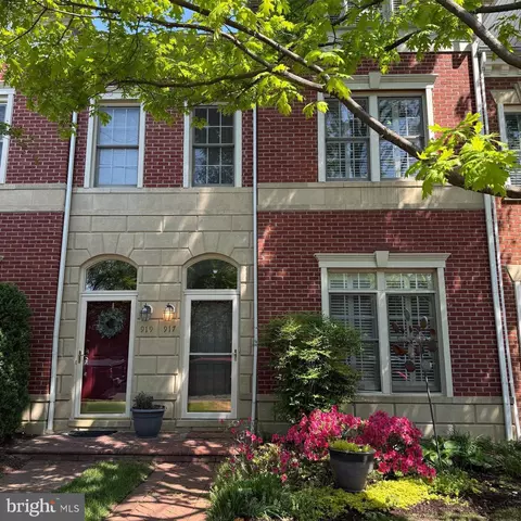917 Bernard St, Alexandria, VA 22314