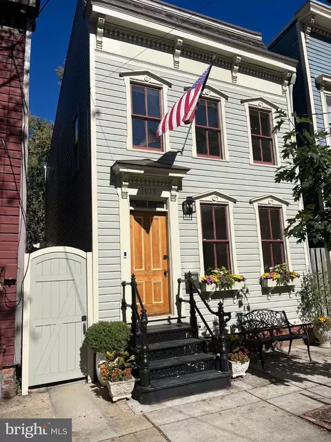 1015 Queen St, Alexandria, VA 22314