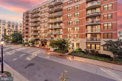 1200 Braddock Pl #206, Alexandria, VA 22314