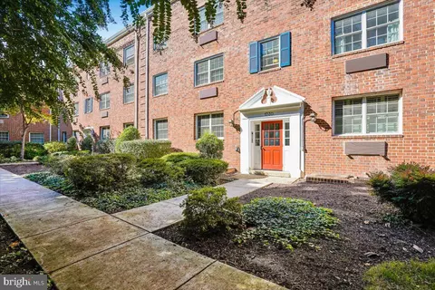 1730 W Abingdon Dr #T-2, Alexandria, VA 22314