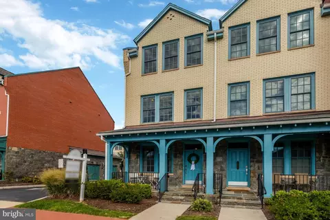 1017 Bernard St, Alexandria, VA 22314
