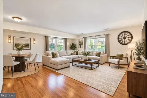 5919 Quantrell Ave, Alexandria, VA 22312