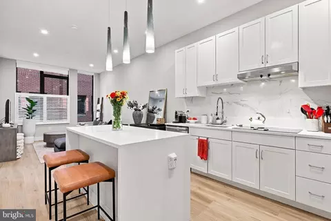 801 N Fairfax St #217, Alexandria, VA 22314