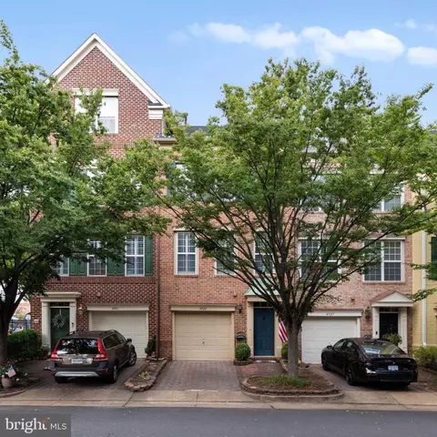 4929 Kilburn St, Alexandria, VA 22304