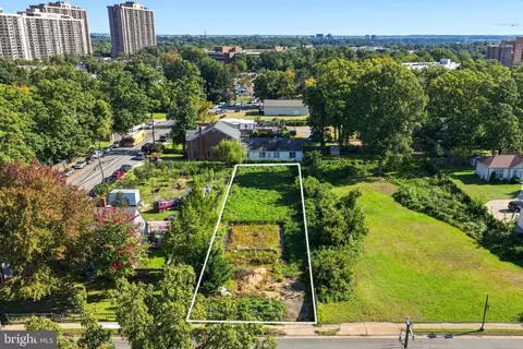 5241 Seminary Rd, Alexandria, VA 22311