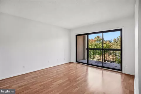 801 N Howard St #372, Alexandria, VA 22304