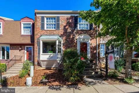 5419 Richenbacher Ave, Alexandria, VA 22304