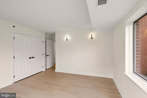 545 Braddock Rd E #204, Alexandria, VA 22314