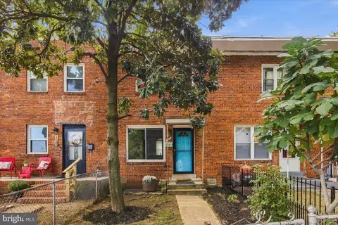 122 Dale St, Alexandria, VA 22305