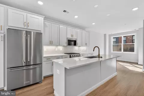 4973 Lachlan Mews, Alexandria, VA 22304
