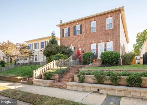 17 E Reed Ave, Alexandria, VA 22305