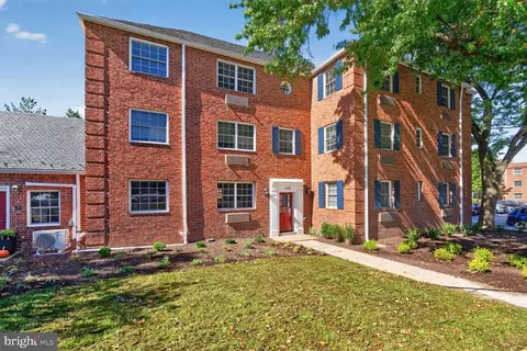 1602 W Abingdon Dr #102, Alexandria, VA 22314