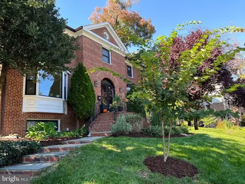 500 Canterbury Ln, Alexandria, VA 22314