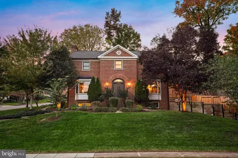 500 Canterbury Ln, Alexandria, VA 22314