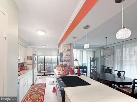 400 Madison St #303, Alexandria, VA 22314