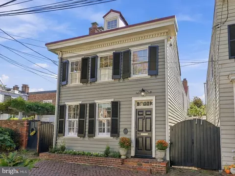 208 Gibbon St, Alexandria, VA 22314