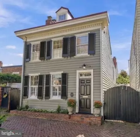 208 Gibbon St, Alexandria, VA 22314