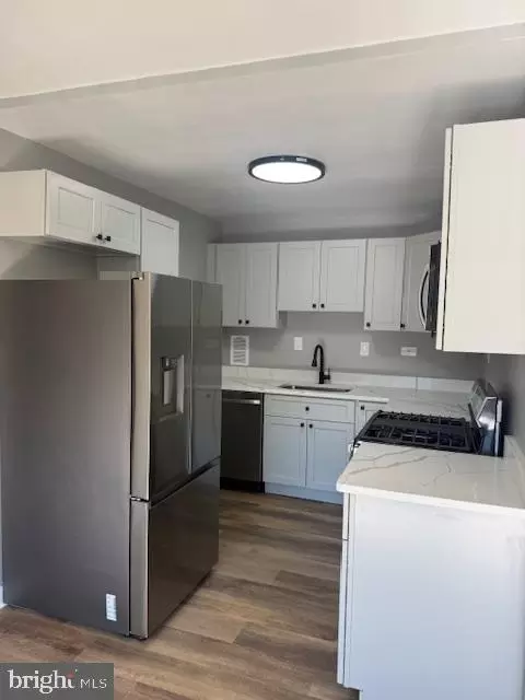 5851 Quantrell Ave #203, Alexandria, VA 22312